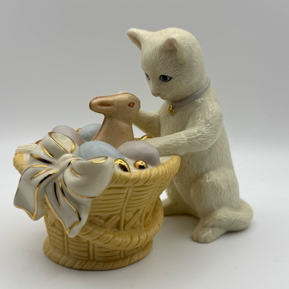 ❌ sold ❌Sweet Wonder” 24 Kt Gold Accents- Cat Easter Bunny & Eggs In Basket - Picture 5 of 7